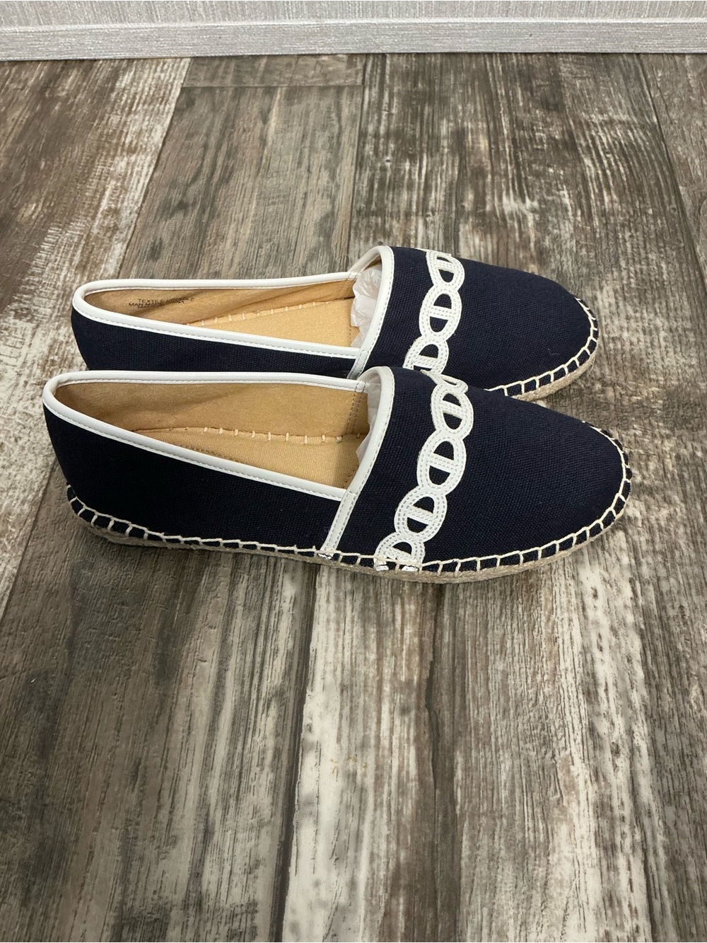 Talbots Navy Canvas Espadrilles with White Trim and Embroidery Size 5 - Picture 2 of 12